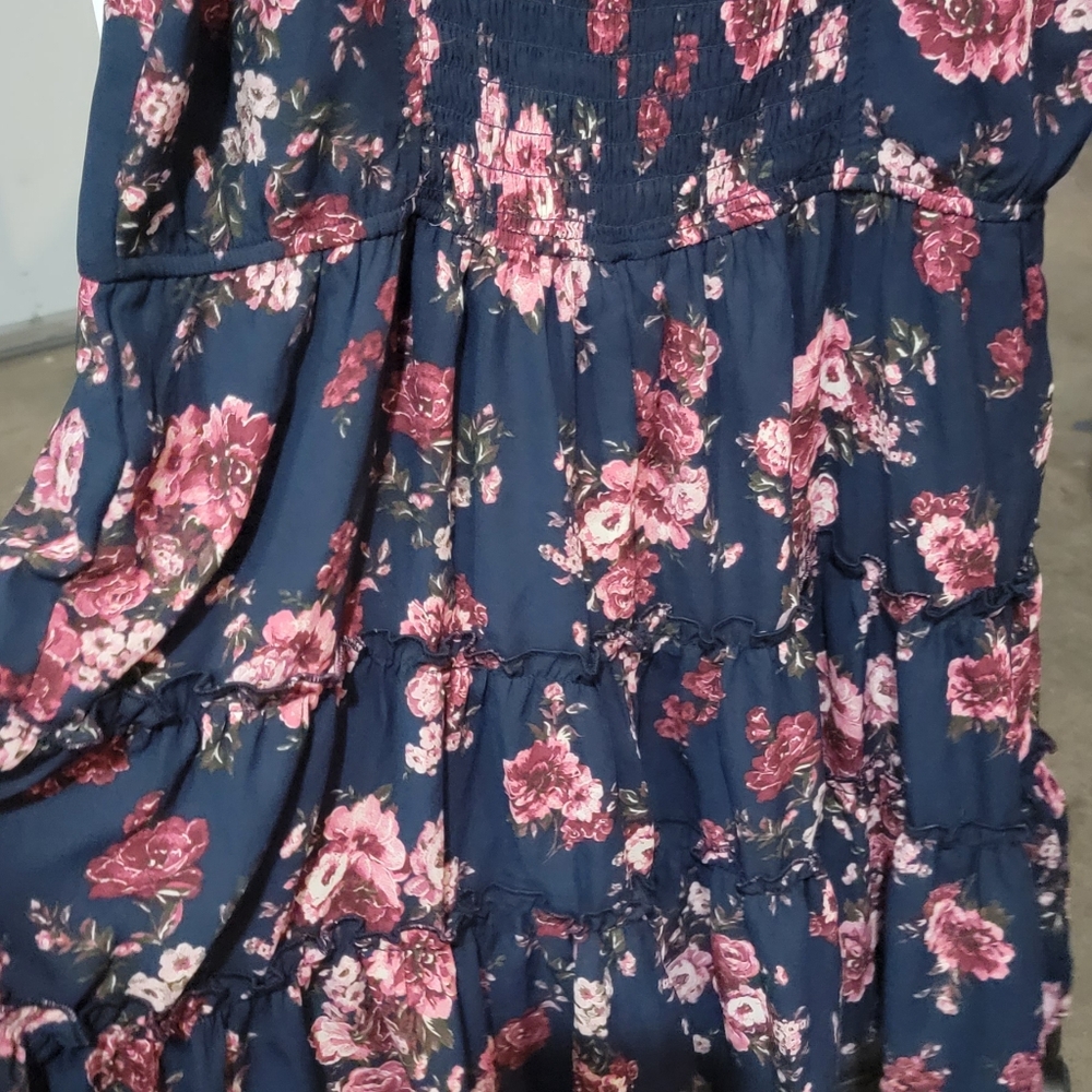 Dress - Picture 5 of 5